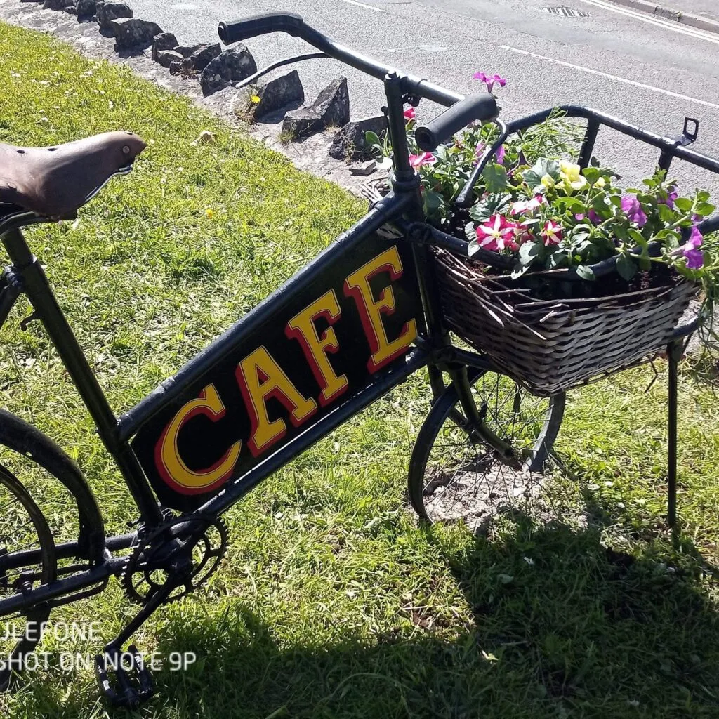 upcycling, creating a cafe sign